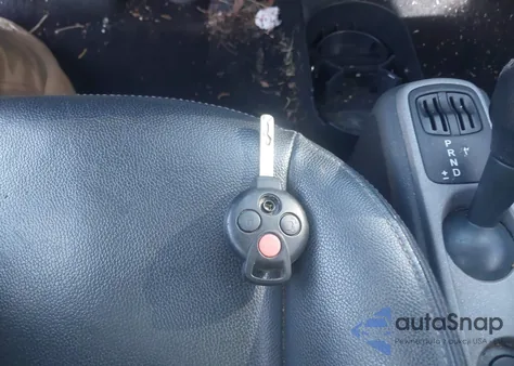 2013 Smart Fortwo Passion z USA, uszkodzony, nr VIN WMEEJ3BA7DK669307